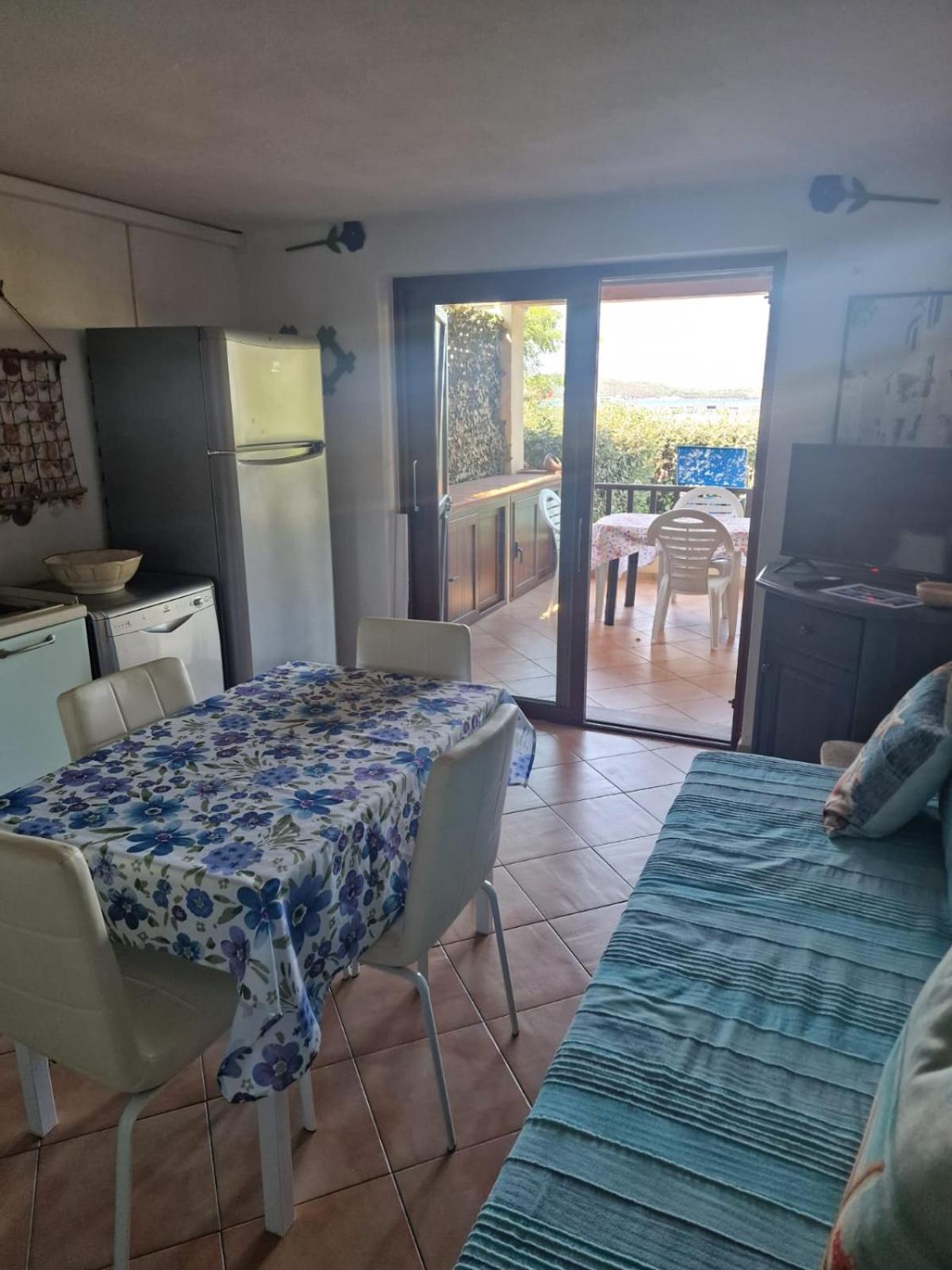 Appartamento Cala Reale, Piano Terra Marinella  Kültér fotó